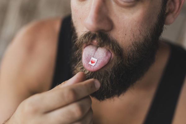 LSD: entenda a relação dessa droga com problemas físicos e mentais