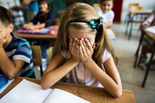 Abandono afetivo paterno: as consequências do pai ausente na volta às aulas